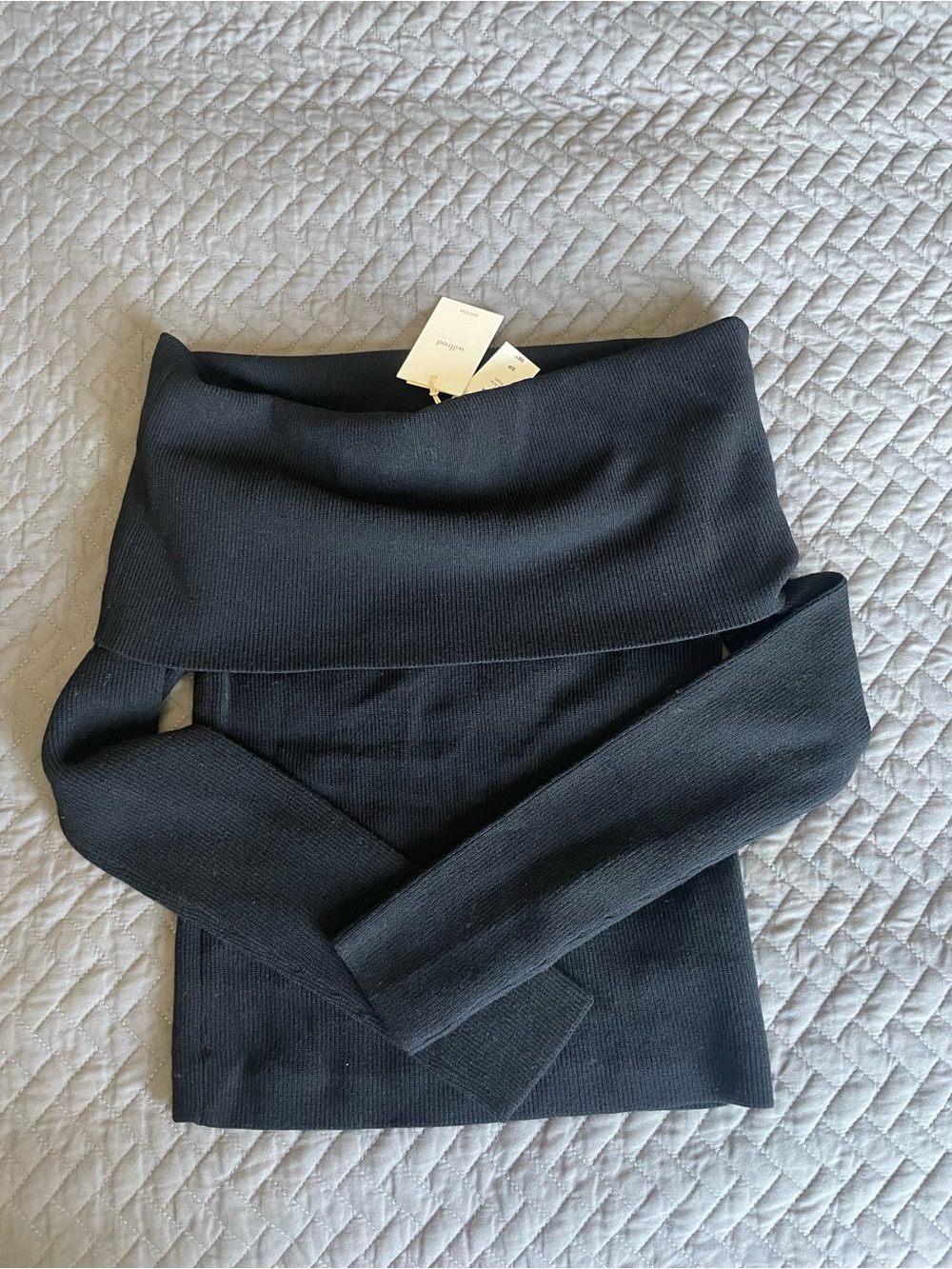 Aritzia Wilfred Black Off-the-Shoulder Foldover Ribbed Sweater